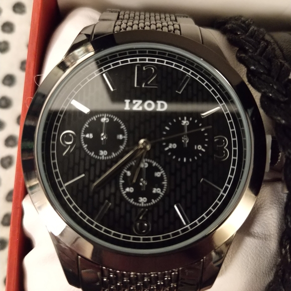 NEW! Men's Izod Watch w/ Bracelets - Picture 8 of 12